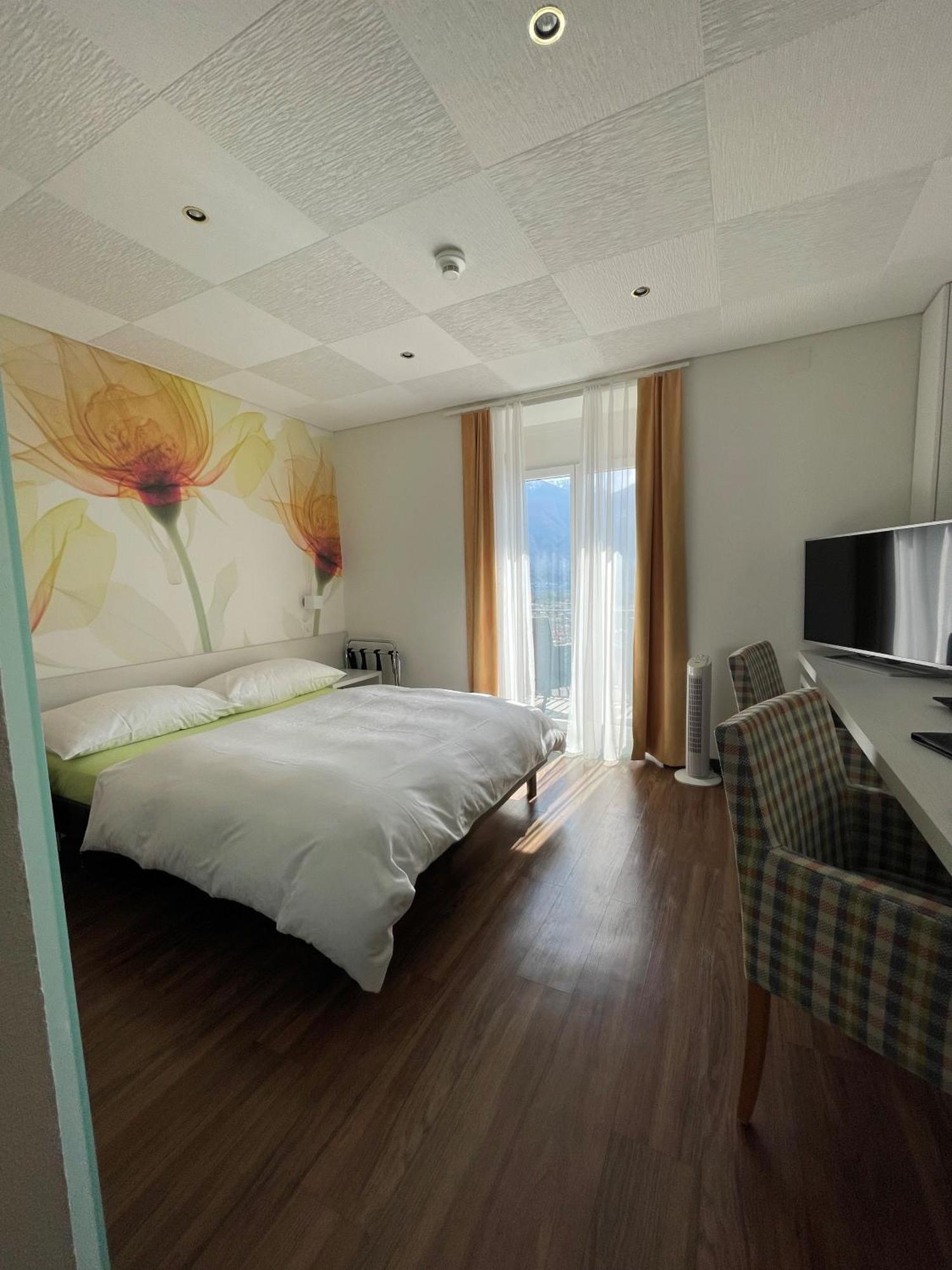 Standard Double Room Lake View
